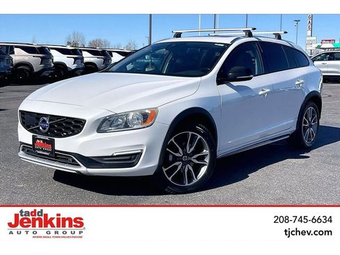 Used 2016 Volvo V60 T5 Cross Country w/ Convenience Package image 1