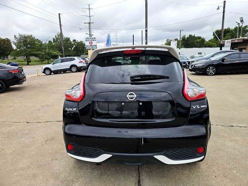 Used 2017 Nissan Juke SV image 2