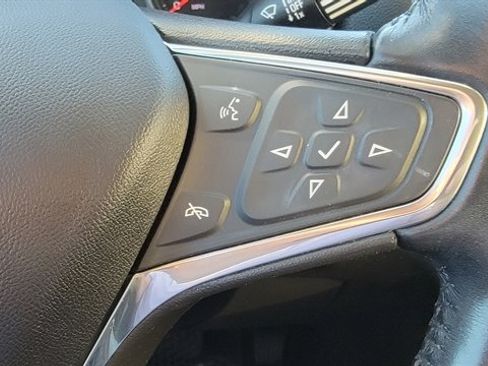Used 2020 Chevrolet Equinox LT image 17