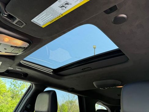Used 2023 Dodge Durango R/T w/ Hemi Orange Plus Package AWD/4WD image 14