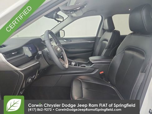 Certified 2023 Jeep Grand Cherokee Limited w/ Black Appearance Package image 10