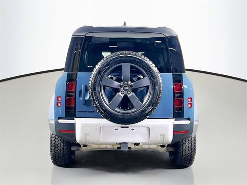 Used 2024 Land Rover Defender 110 S image 6