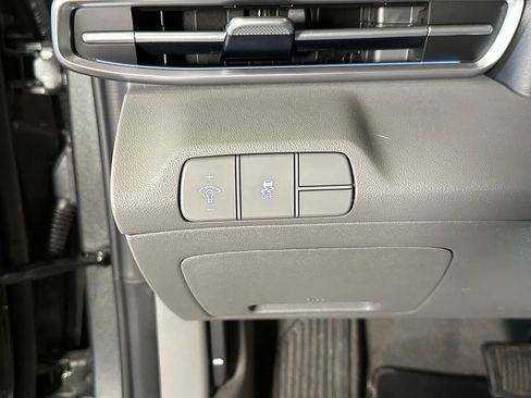 Used 2024 Hyundai Elantra SEL FWD image 17