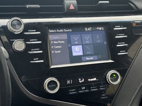 Used 2019 Toyota Camry SE image 22