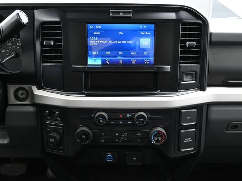 Used 2026 Ford F250 XLT AWD/4WD image 17