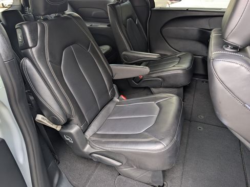 Used 2026 Chrysler Pacifica Select FWD image 22