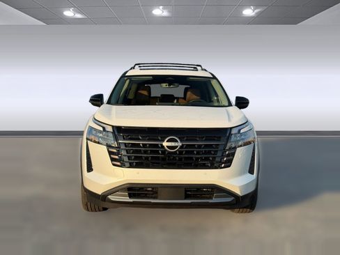 New 2026 Nissan Pathfinder Platinum w/ Cargo Package FWD image 6