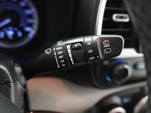 Used 2020 Hyundai Venue SEL w/ Convenience Package FWD image 22