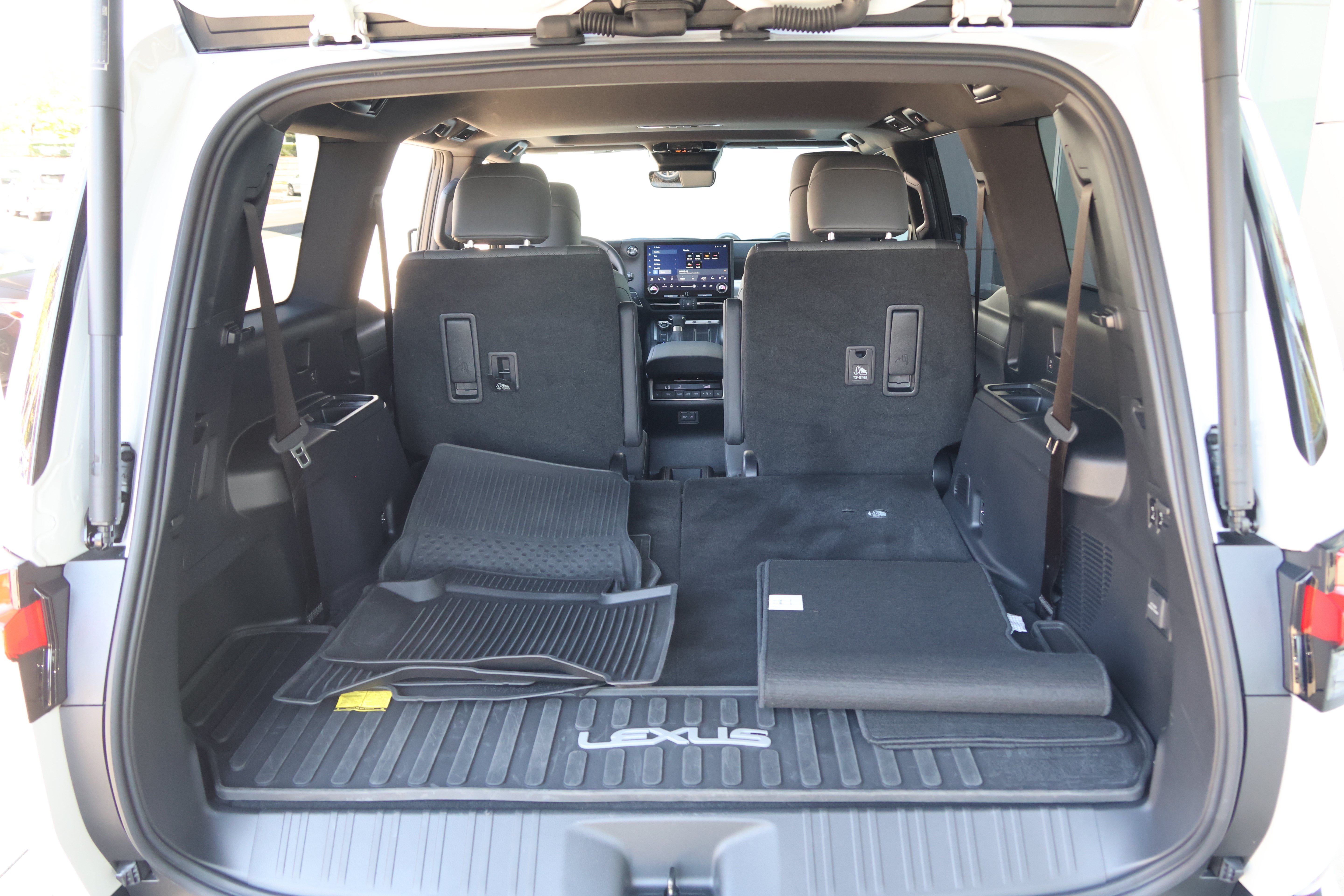 Certified 2024 Lexus GX 550 w/ Cold Area Package AWD/4WD image 39