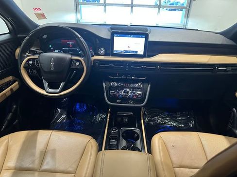 Used 2022 Lincoln Corsair Reserve w/ Equipment Group 201A image 10