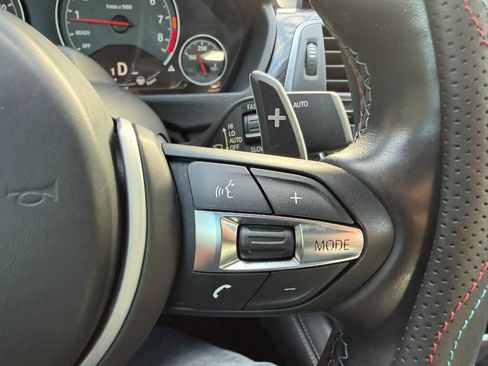 Used 2018 BMW M4 Convertible image 37