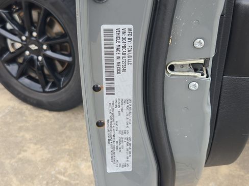 Used 2020 Dodge Journey SE w/ SE Popular Equipment Group FWD image 31