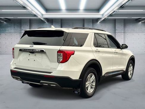 Certified 2023 Ford Explorer XLT w/ Equipment Group 202A AWD/4WD image 4