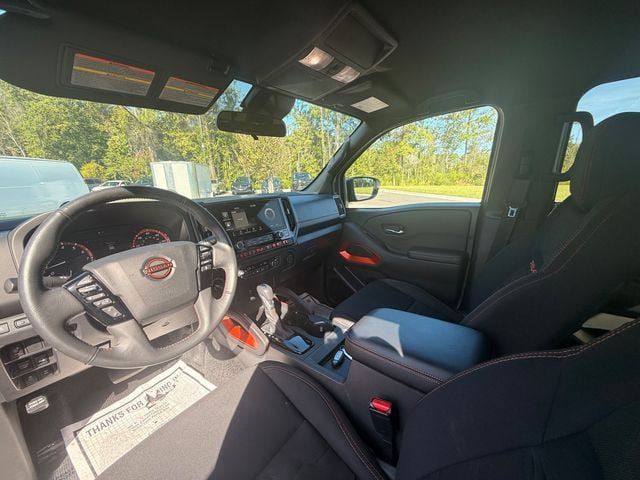 Used 2025 Nissan Frontier PRO-4X AWD/4WD image 13