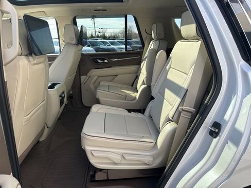 Used 2021 GMC Yukon Denali w/ Denali Premium Package AWD/4WD image 31