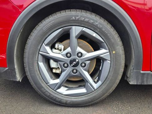 Used 2025 Kia K4 LXS image 32