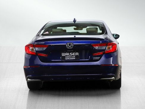 Used 2018 Honda Accord Touring image 4