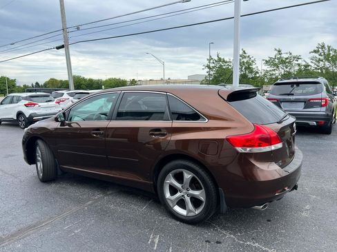 Used 2011 Toyota Venza AWD image 3