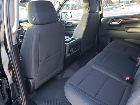 Used 2024 Chevrolet Silverado 1500 LT image 9