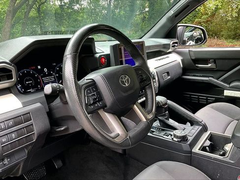 Used 2024 Toyota Tacoma TRD Off-Road AWD/4WD image 14