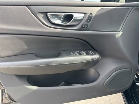 Used 2021 Volvo S60 T5 Momentum image 15