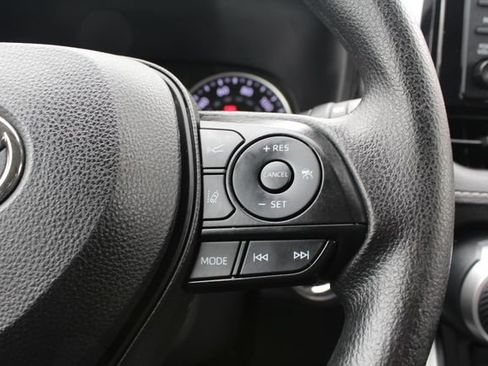 Certified 2022 Toyota RAV4 XLE FWD image 46