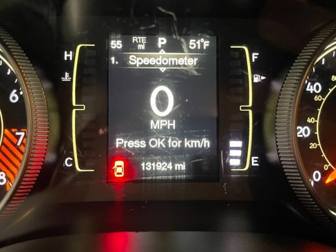Used 2015 Jeep Cherokee Latitude w/ Comfort/Convenience Group AWD/4WD image 12