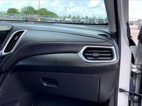 Used 2022 Chevrolet Equinox Premier FWD image 18