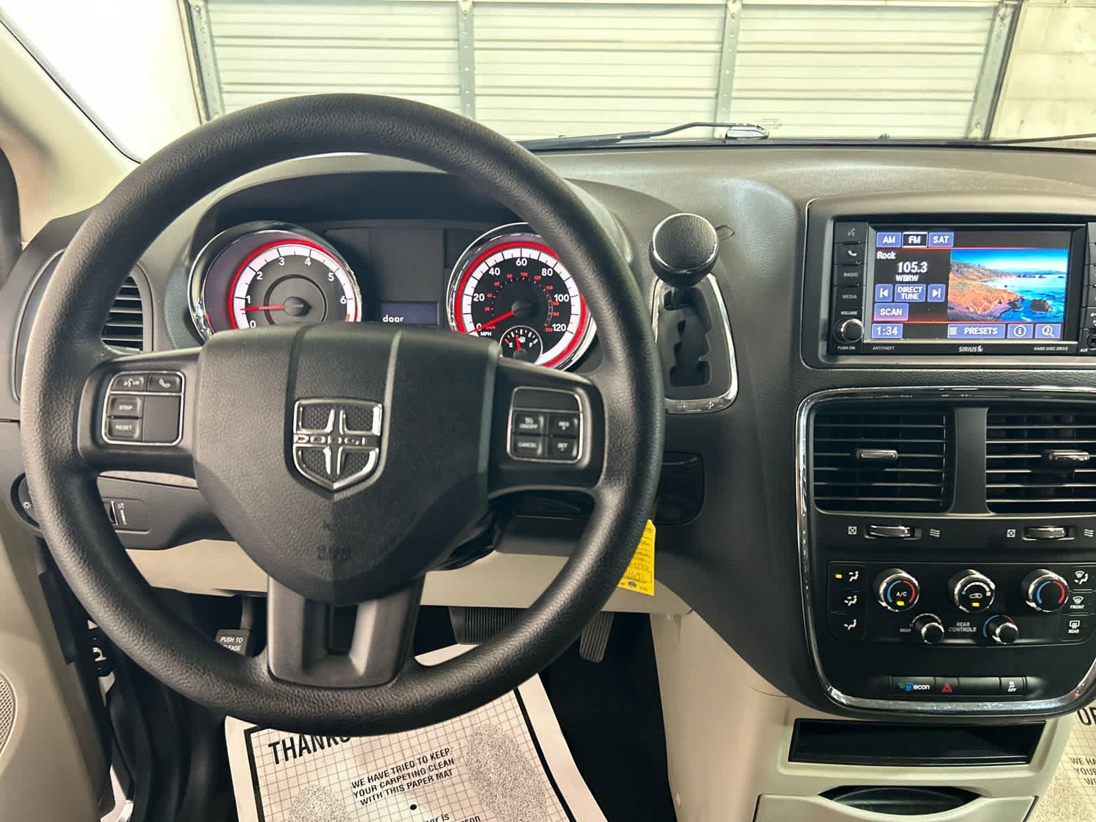Used 2019 Dodge Grand Caravan SE w/ UConnect Hands-Free Group FWD image 6