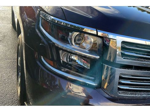 Used 2017 Chevrolet Suburban Premier image 29