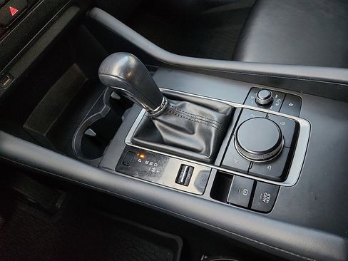 Used 2021 MAZDA MAZDA3 s image 12