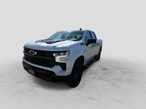 Used 2024 Chevrolet Silverado 1500 LT Trail Boss w/ Convenience Package II AWD/4WD image 4
