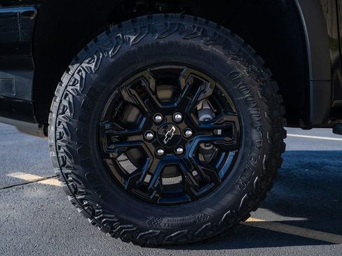 New 2026 Chevrolet Silverado 1500 ZR2 image 8