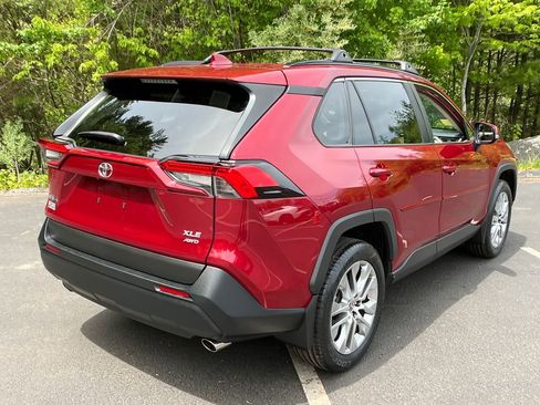 Used 2023 Toyota RAV4 XLE Premium AWD/4WD image 5