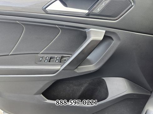 Used 2022 Volkswagen Tiguan SE image 29