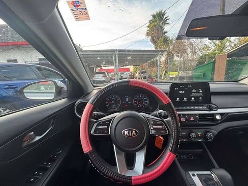 Used 2021 Kia Forte LXS FWD image 4