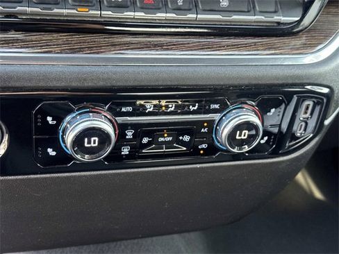 Used 2023 GMC Sierra 1500 Elevation image 15