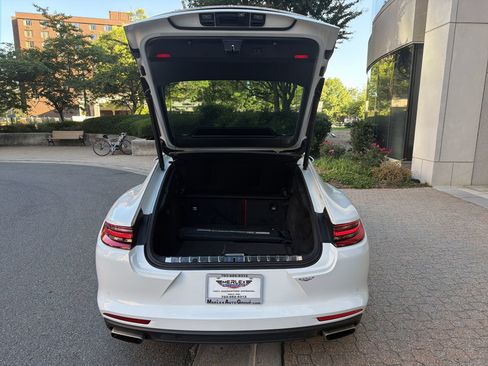 Used 2018 Porsche Panamera RWD image 21