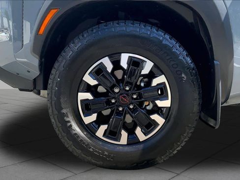 Used 2024 Nissan Frontier PRO-4X w/ Off-Road Protection Package AWD/4WD image 11