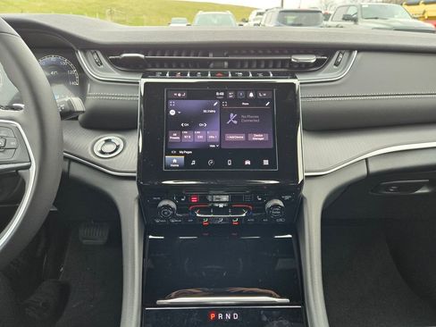 New 2026 Jeep Grand Cherokee L Laredo AWD/4WD image 19