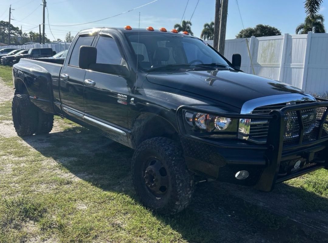 Used 2007 Dodge Ram 3500 Truck Laramie AWD/4WD image 2
