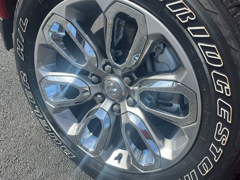 Used 2021 RAM 1500 Laramie w/ Sport Appearance Package AWD/4WD image 7