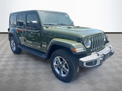 Certified 2022 Jeep Wrangler Unlimited Sahara w/ LED Lighting Group AWD/4WD image 4