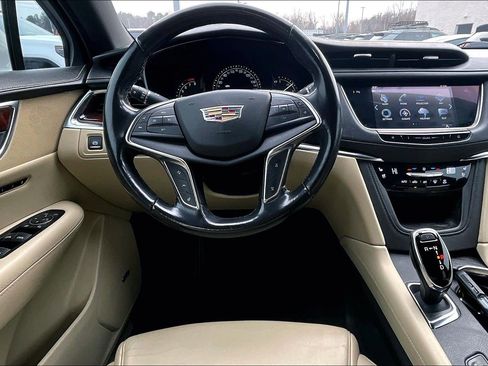Used 2019 Cadillac XT5 Premium Luxury image 5