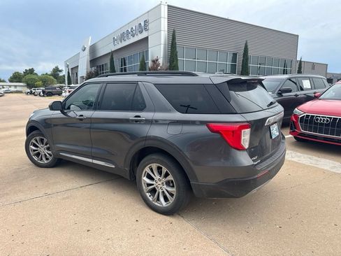 Used 2020 Ford Explorer XLT w/ Equipment Group 202A AWD/4WD image 4