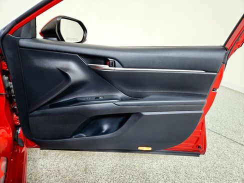 Used 2019 Toyota Camry SE image 21