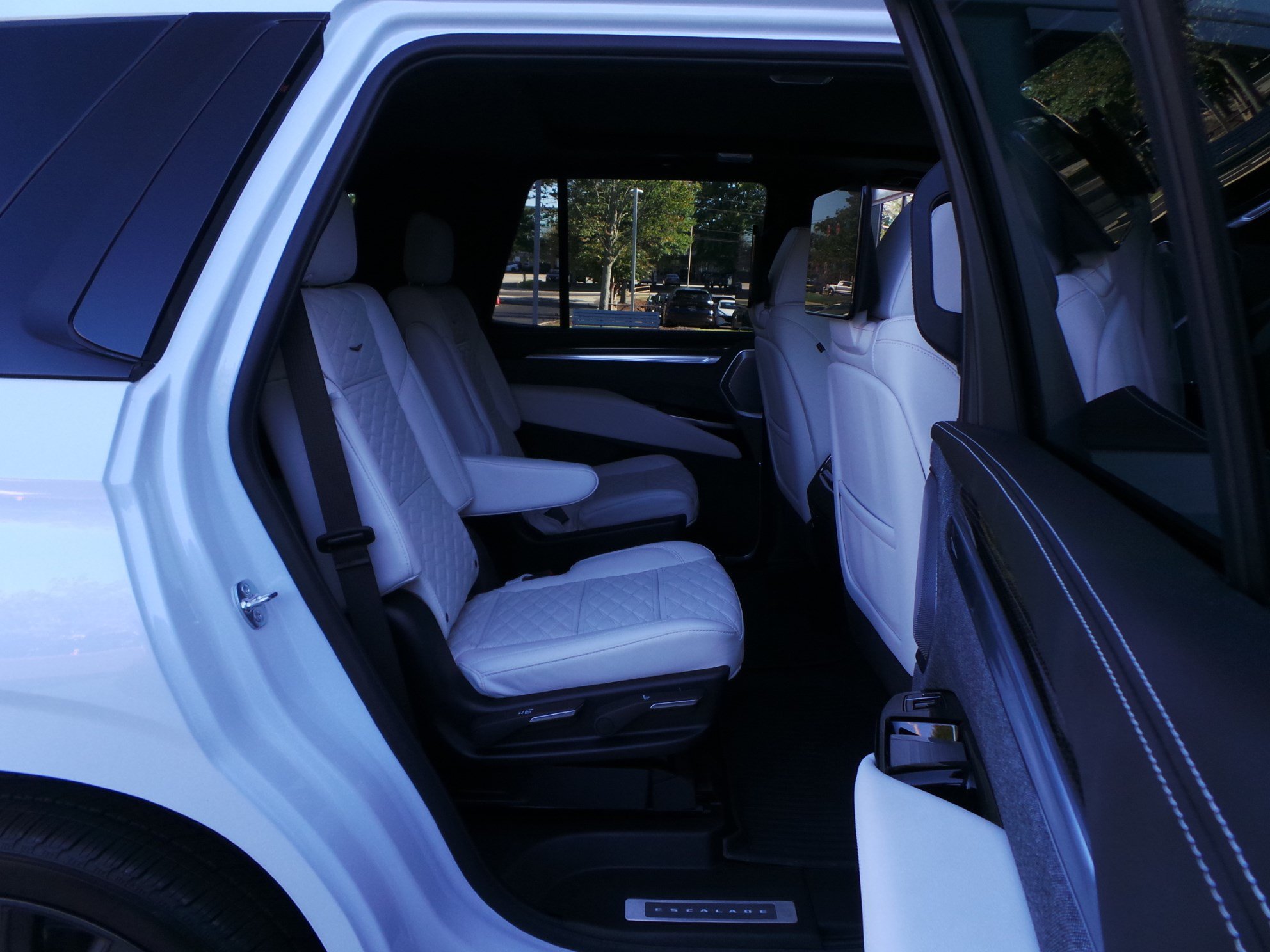 Used 2026 Cadillac Escalade V AWD/4WD image 40