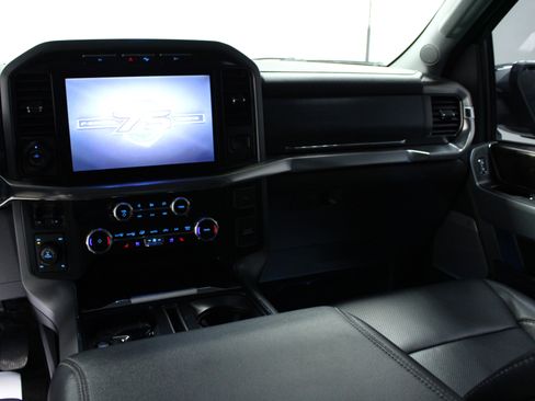 Used 2023 Ford F150 Lariat w/ Trailer Tow Package image 19