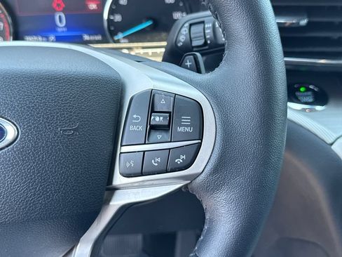 Used 2021 Ford Explorer XLT w/ Equipment Group 202A AWD/4WD image 28