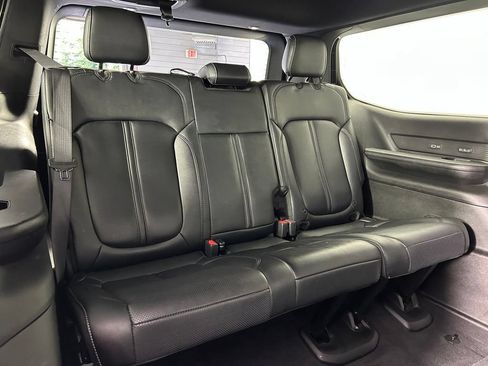Used 2022 Jeep Wagoneer Series III w/ Rear Seat Video Group 1 AWD/4WD image 14